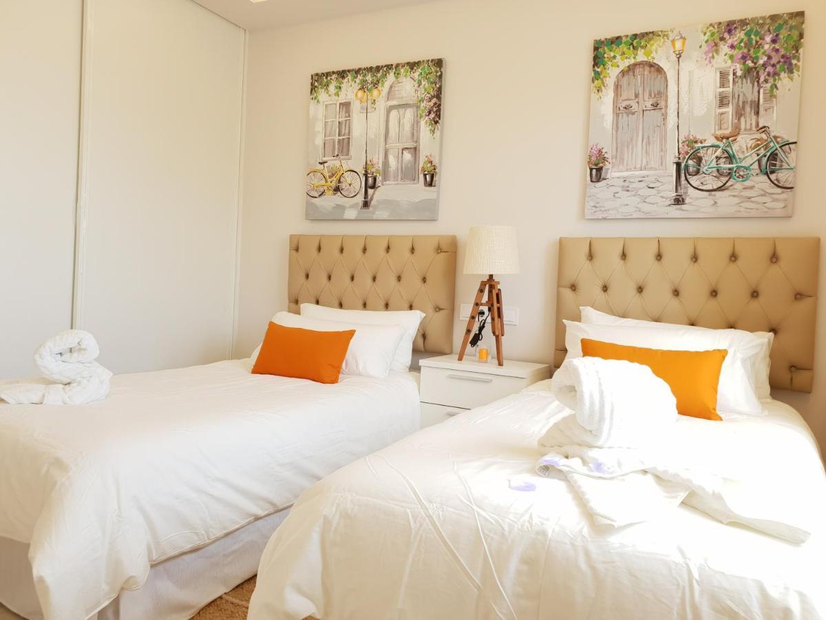 Fantastic Apartment In Front Of The Sea & Marina Estepona Exterior photo